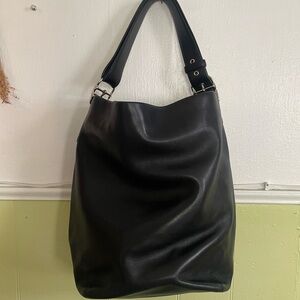 Vintage Coach Black Leather Shoulder Bag.